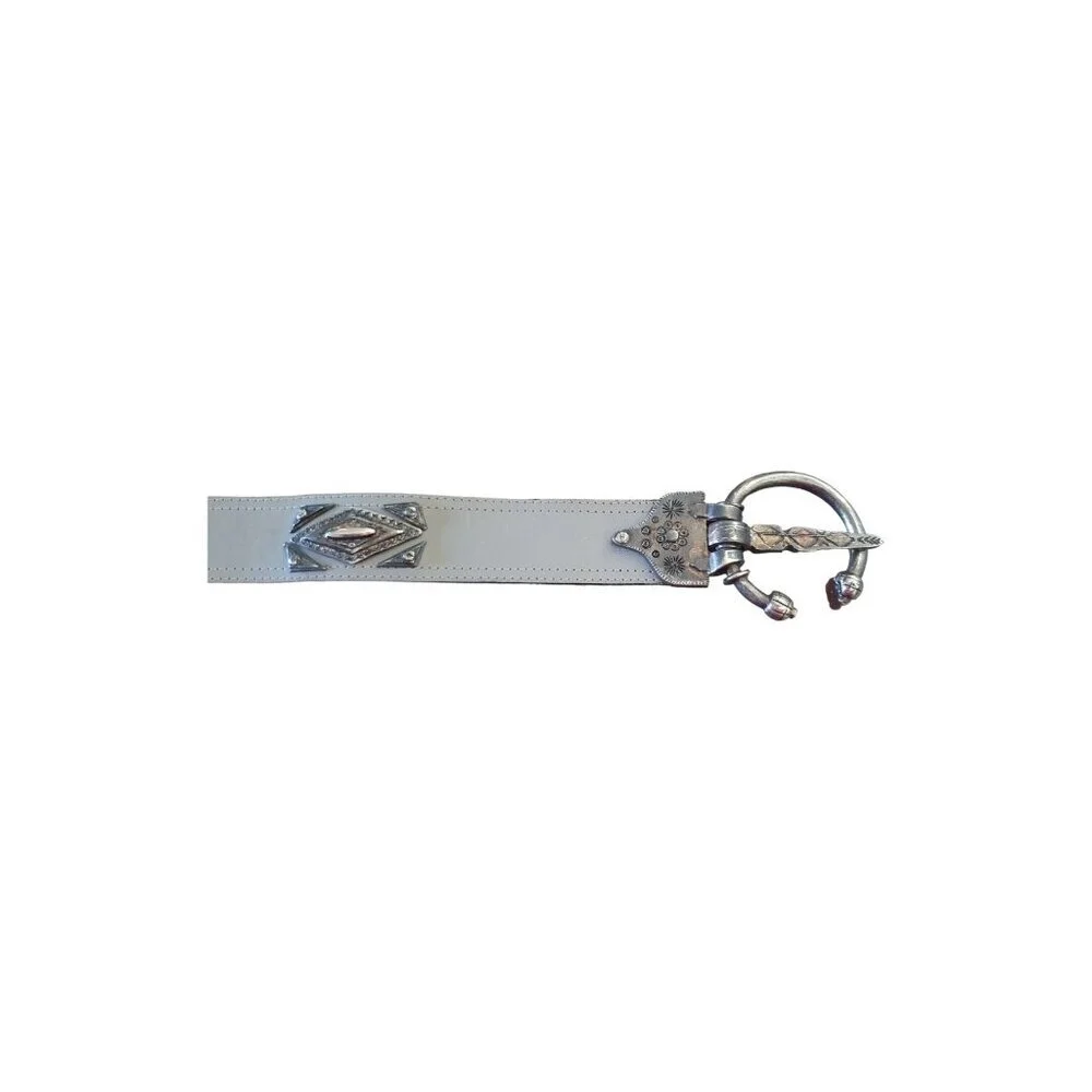 Laurel belt leather with a round, ornate metallic buckle Size 40